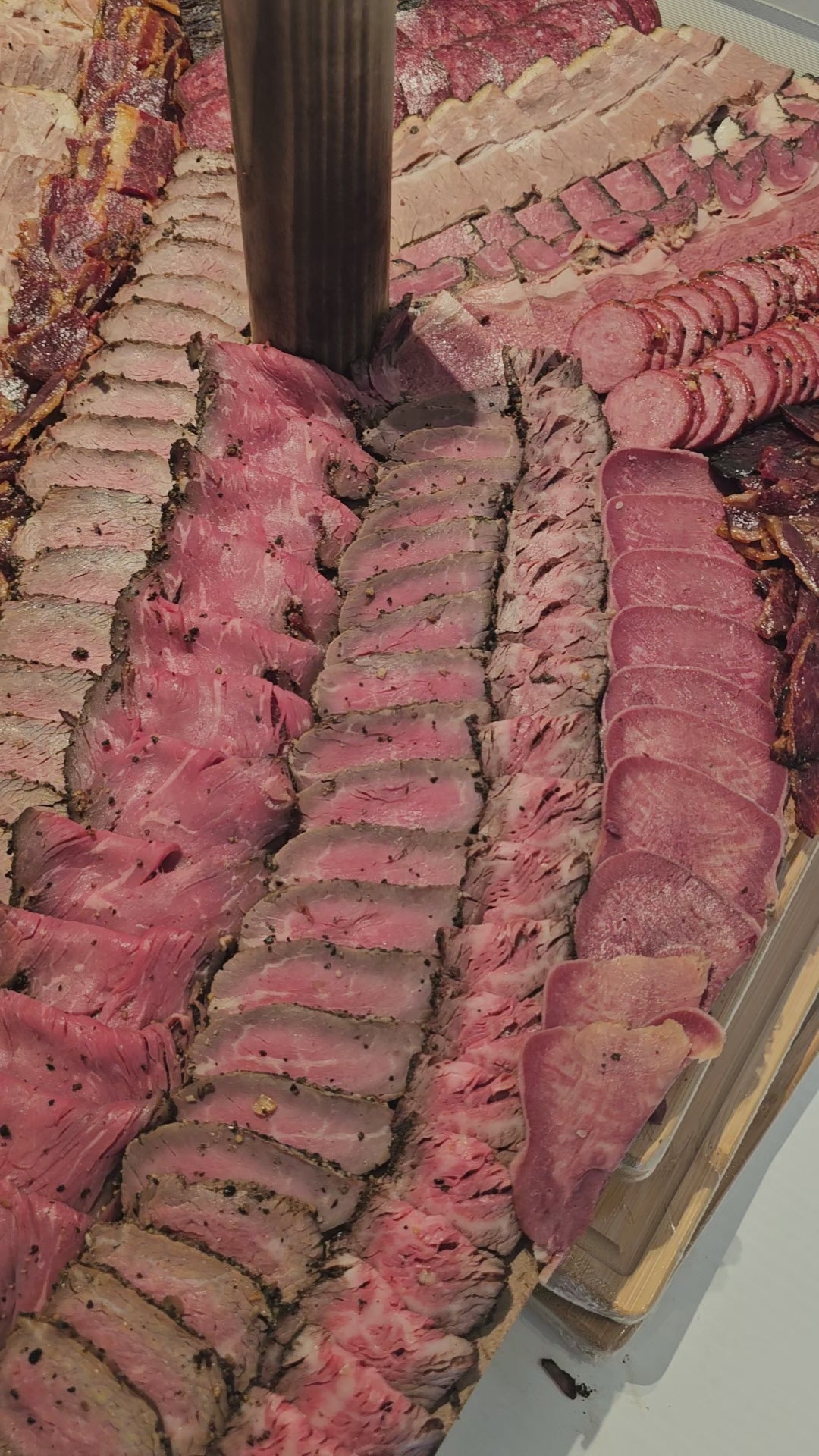 Load video: Five Decor Board